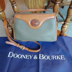 Vintage Dooney and Bourke Crossbody/Shoulder Bag